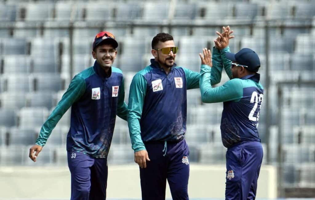 রূপগঞ্জের হয়ে মাঠে নামলেন নাসির